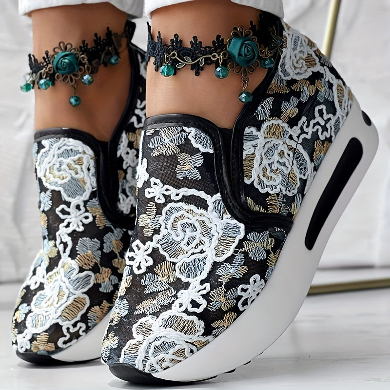 Juliane – Damen-Mesh-Sneaker mit floraler Stickerei Schwarz