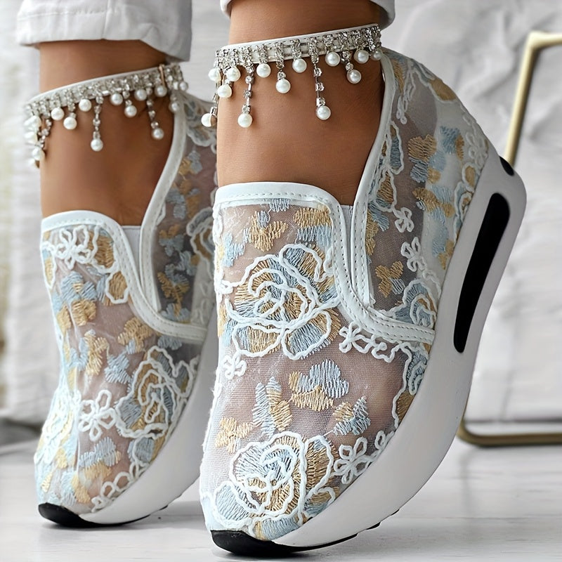 Juliane – Damen-Mesh-Sneaker mit floraler Stickerei Weiß