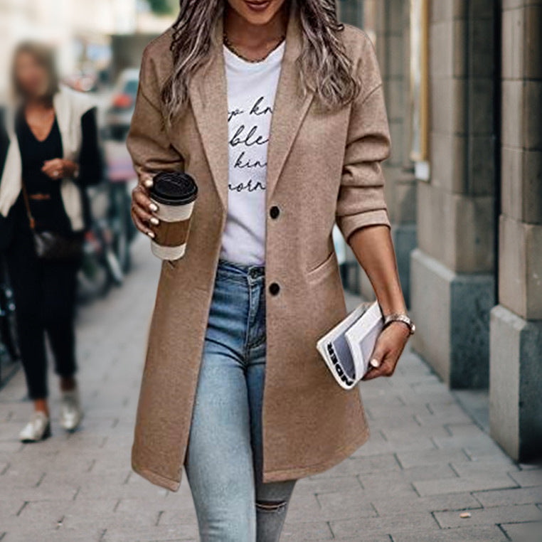 Lorina – Moderner Mantel für Damen Khaki