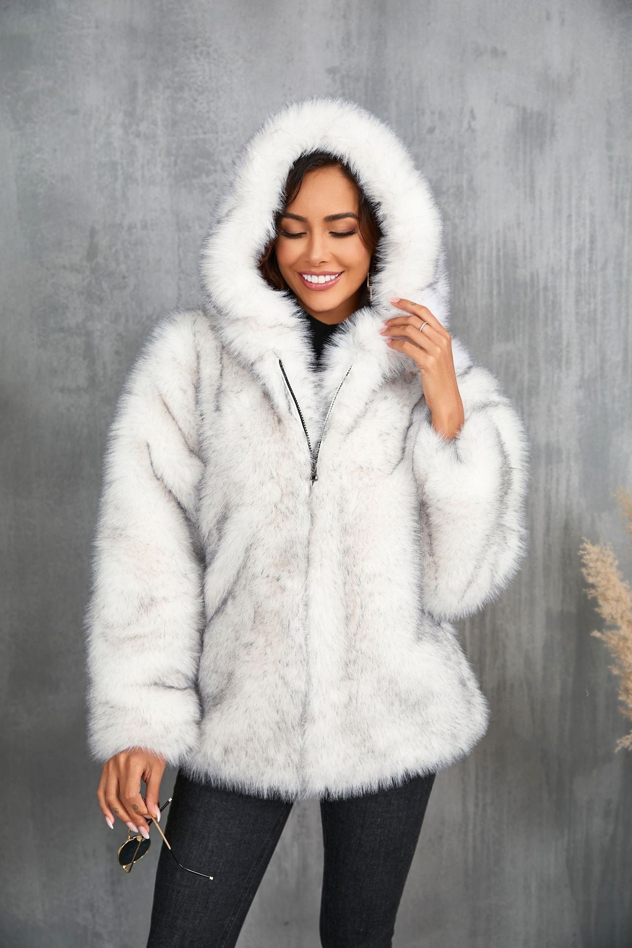 Jule – Kuschelige Kapuzenjacke für Damen