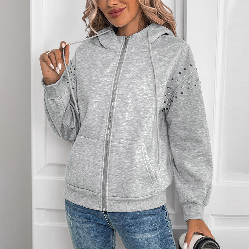 Veronique – Damen Hoodie mit dekorativen Nieten und lässigem Schnitt