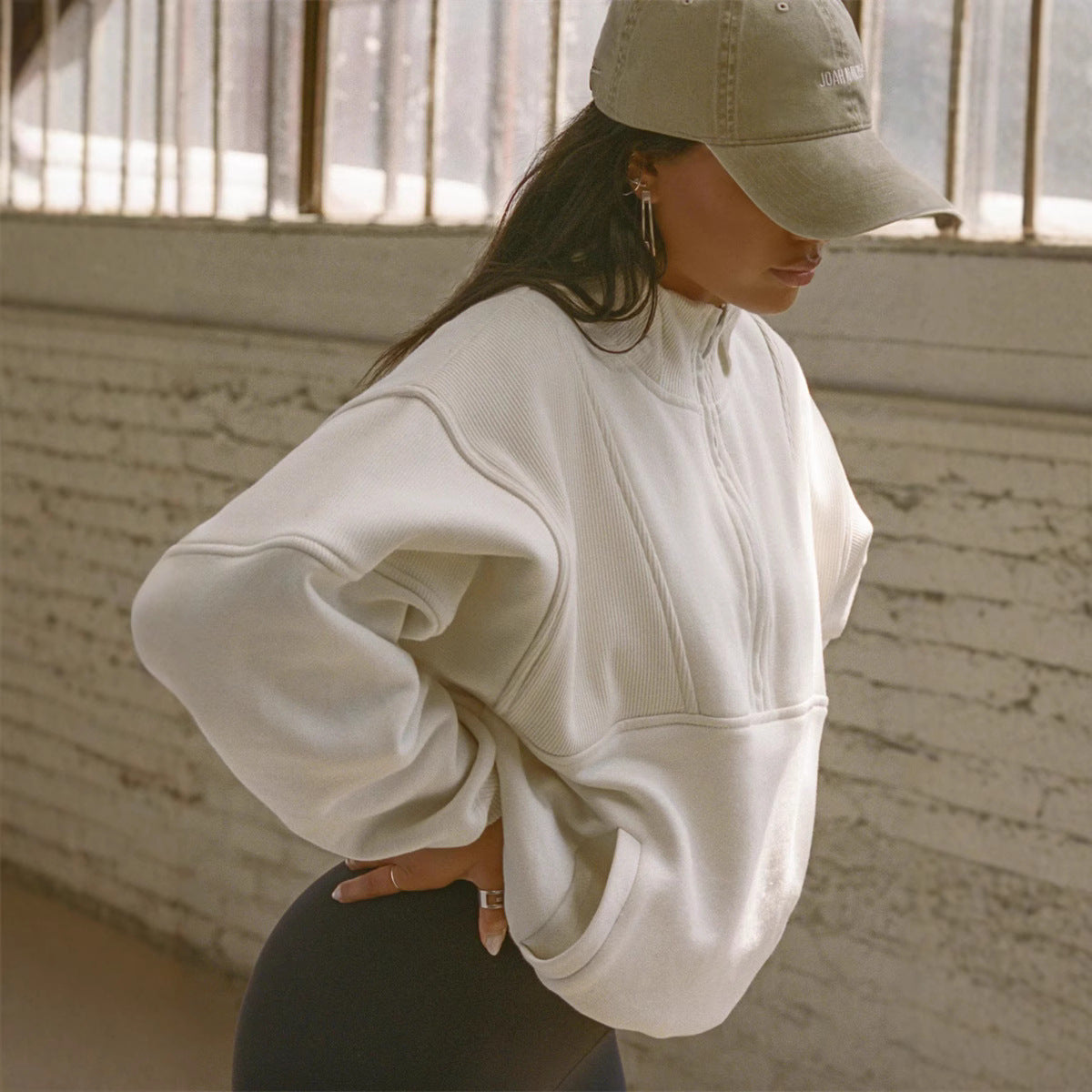 Johanna – Bequemer Hoodie mit kurzem Reißverschluss