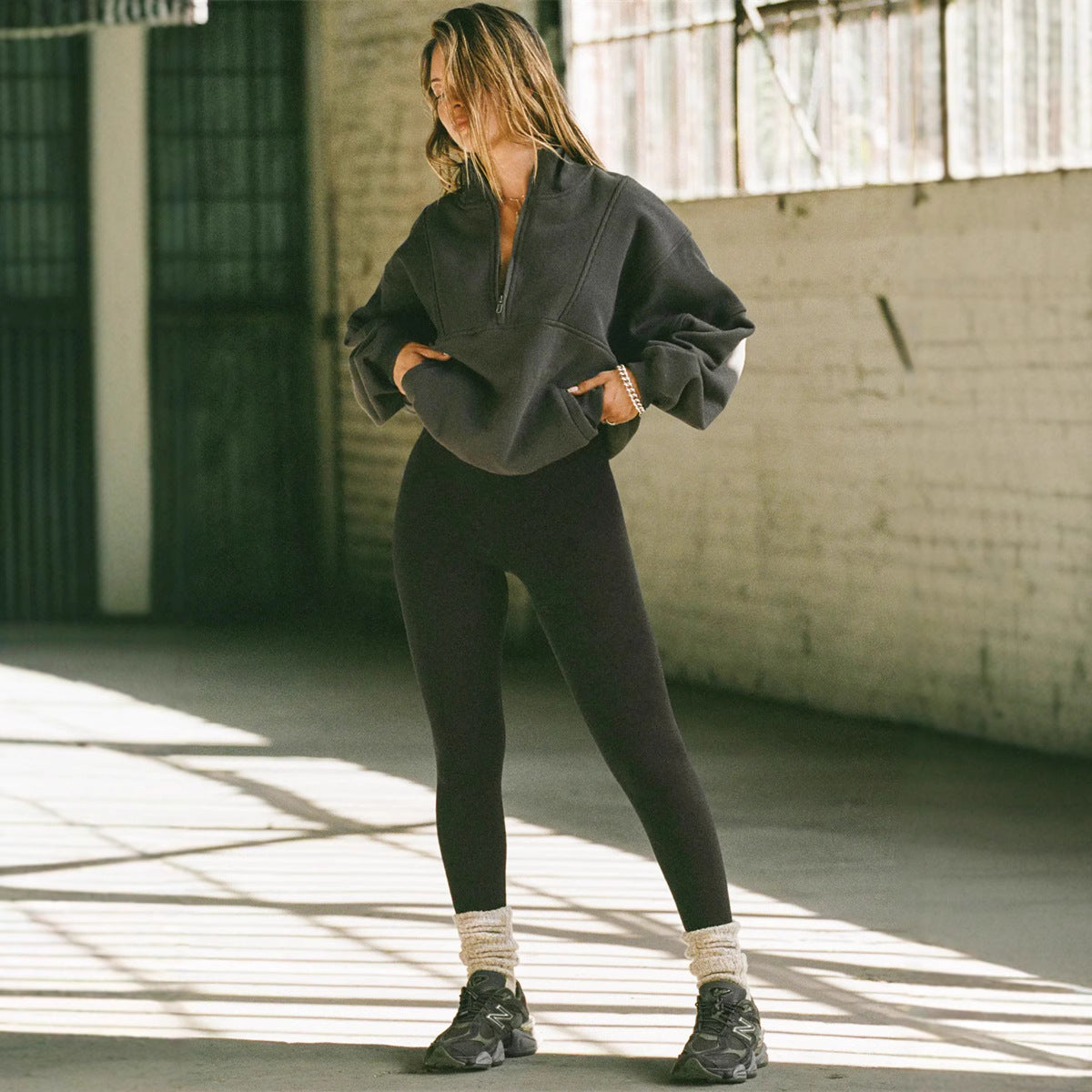 Johanna – Bequemer Hoodie mit kurzem Reißverschluss