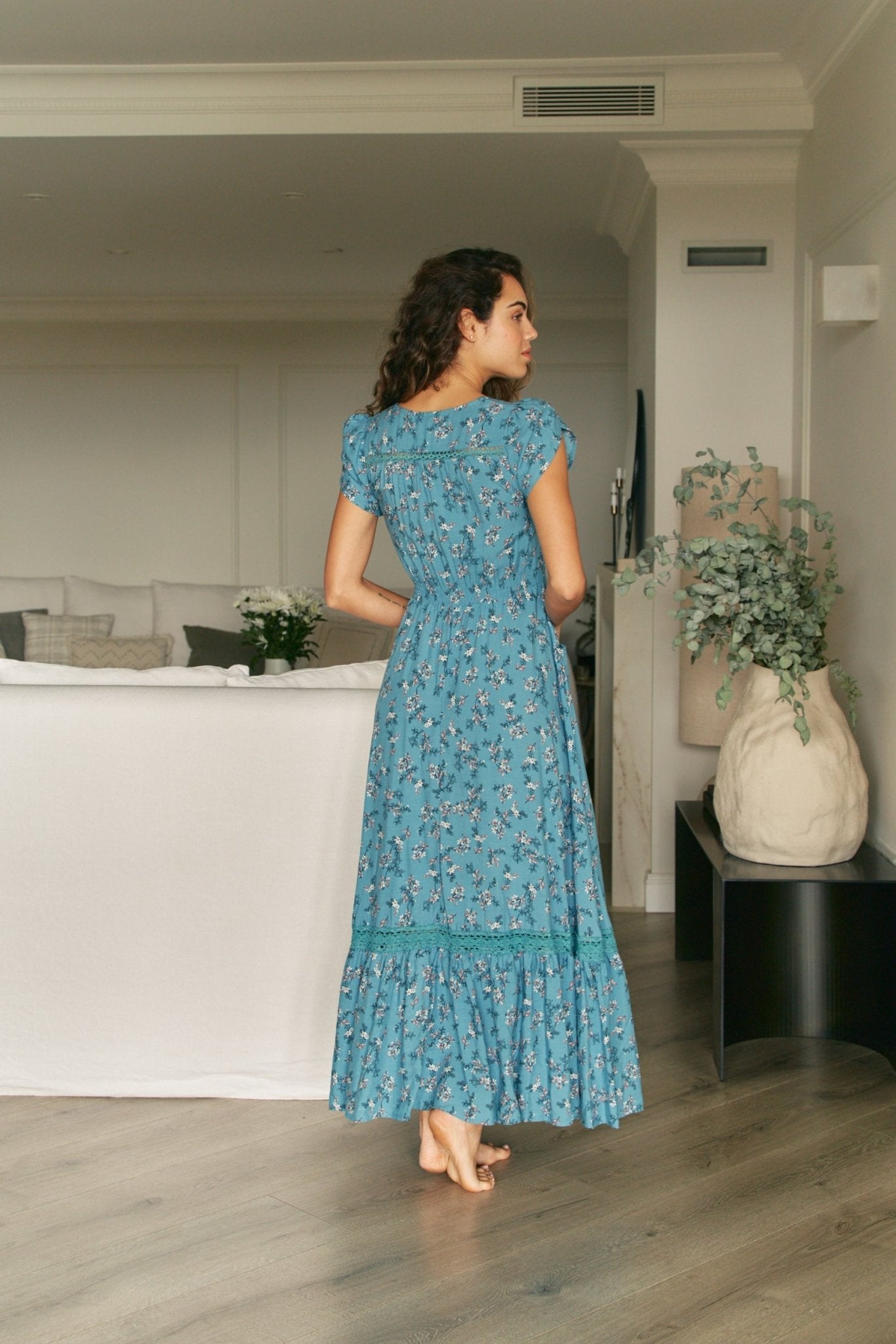 Patrica- Boho Kleid mit Knopfleiste und V-Ausschnitt hellblau 2