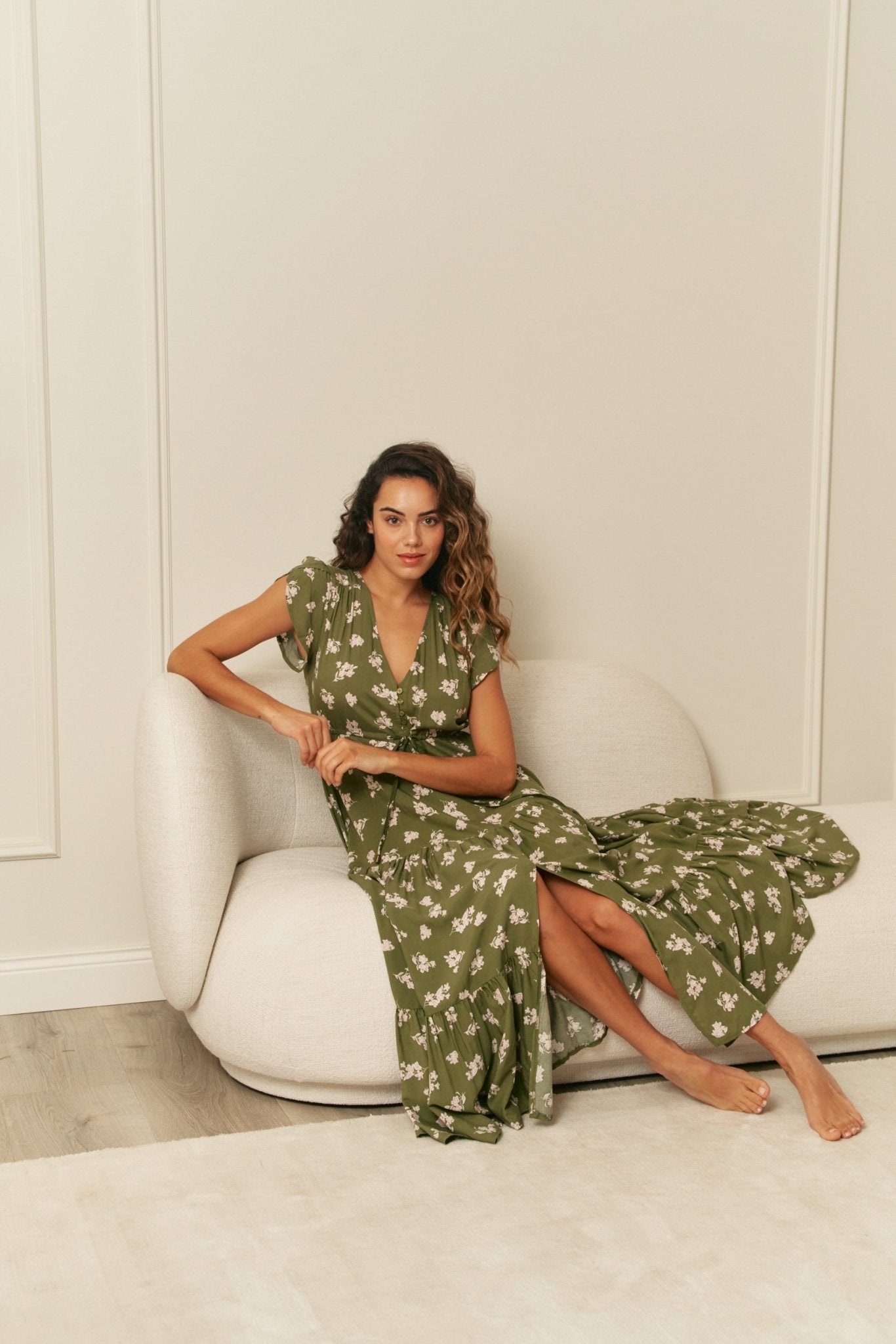 Petronella- Maxikleid in Khaki mit Taillenband Grün