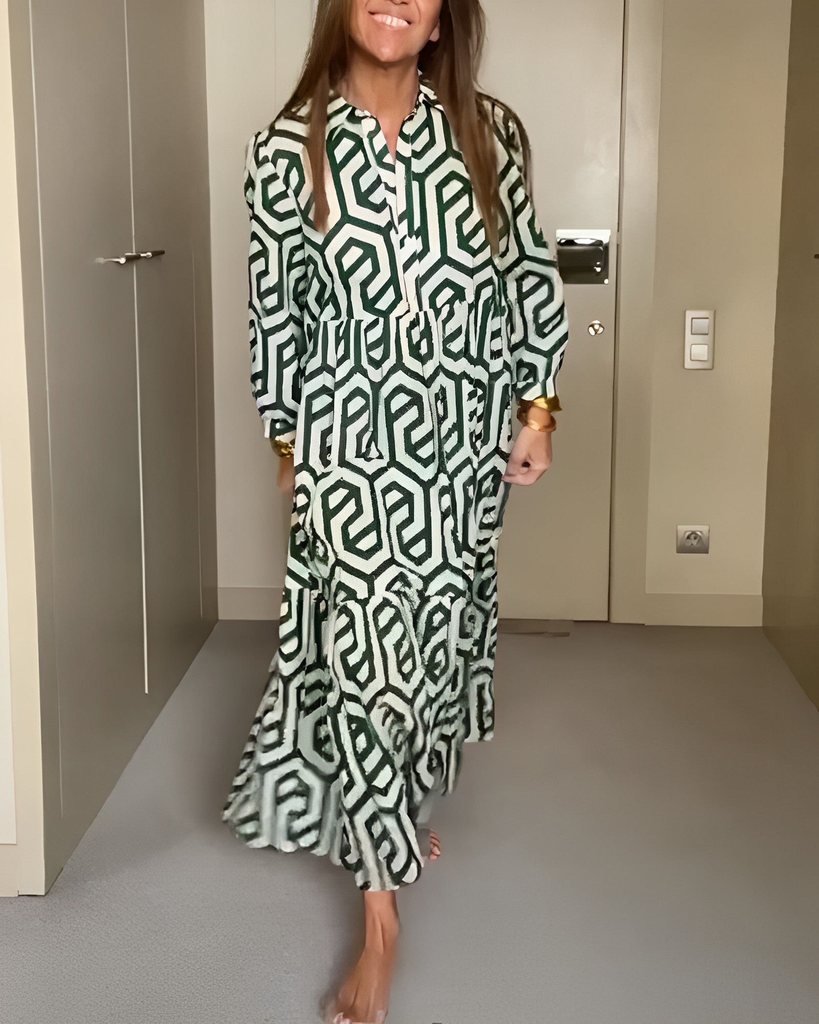 Vaida - Kleid mit neun Punkten und geometrischem Print Grun
