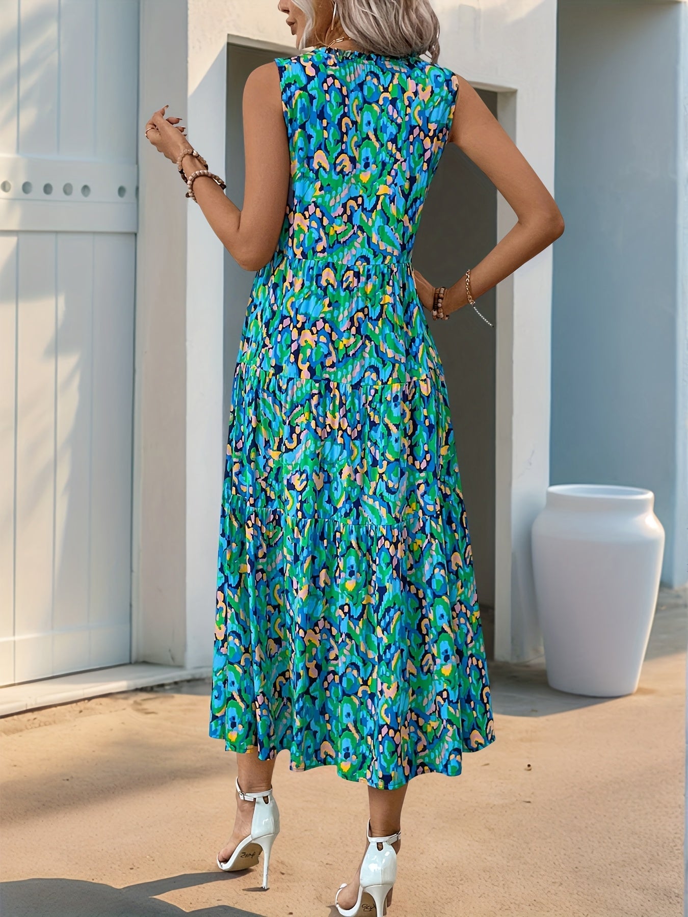 Fionnuala – Bohemian Sommerkleid ohne Ärmel mit Tie-Dye