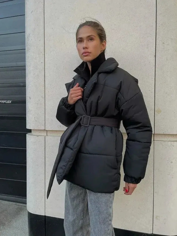 Donata - Glänzende Damen Winterjacke mit Gürtel